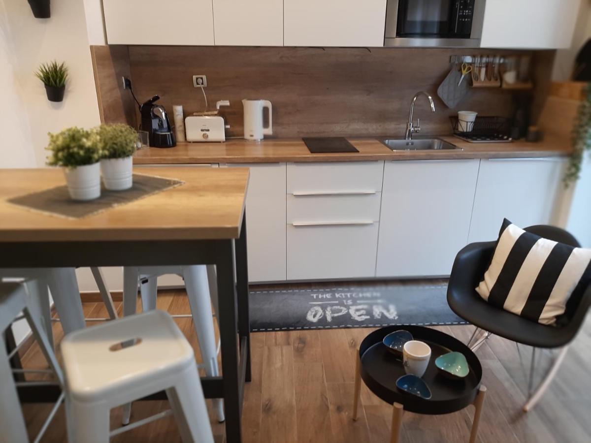 Arena Design Apartments With Free Private Parking And With A Terrace Пула Екстер'єр фото