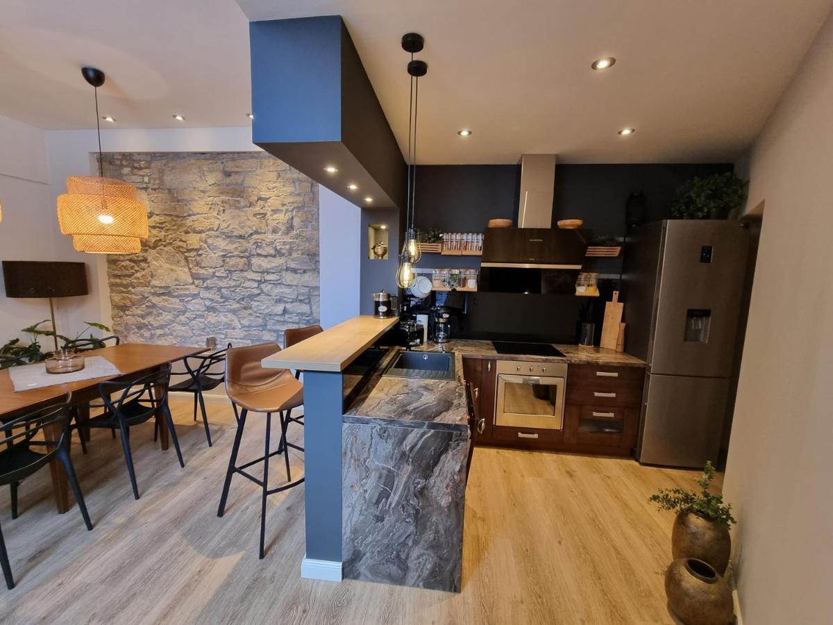 Arena Design Apartments With Free Private Parking And With A Terrace Пула Екстер'єр фото