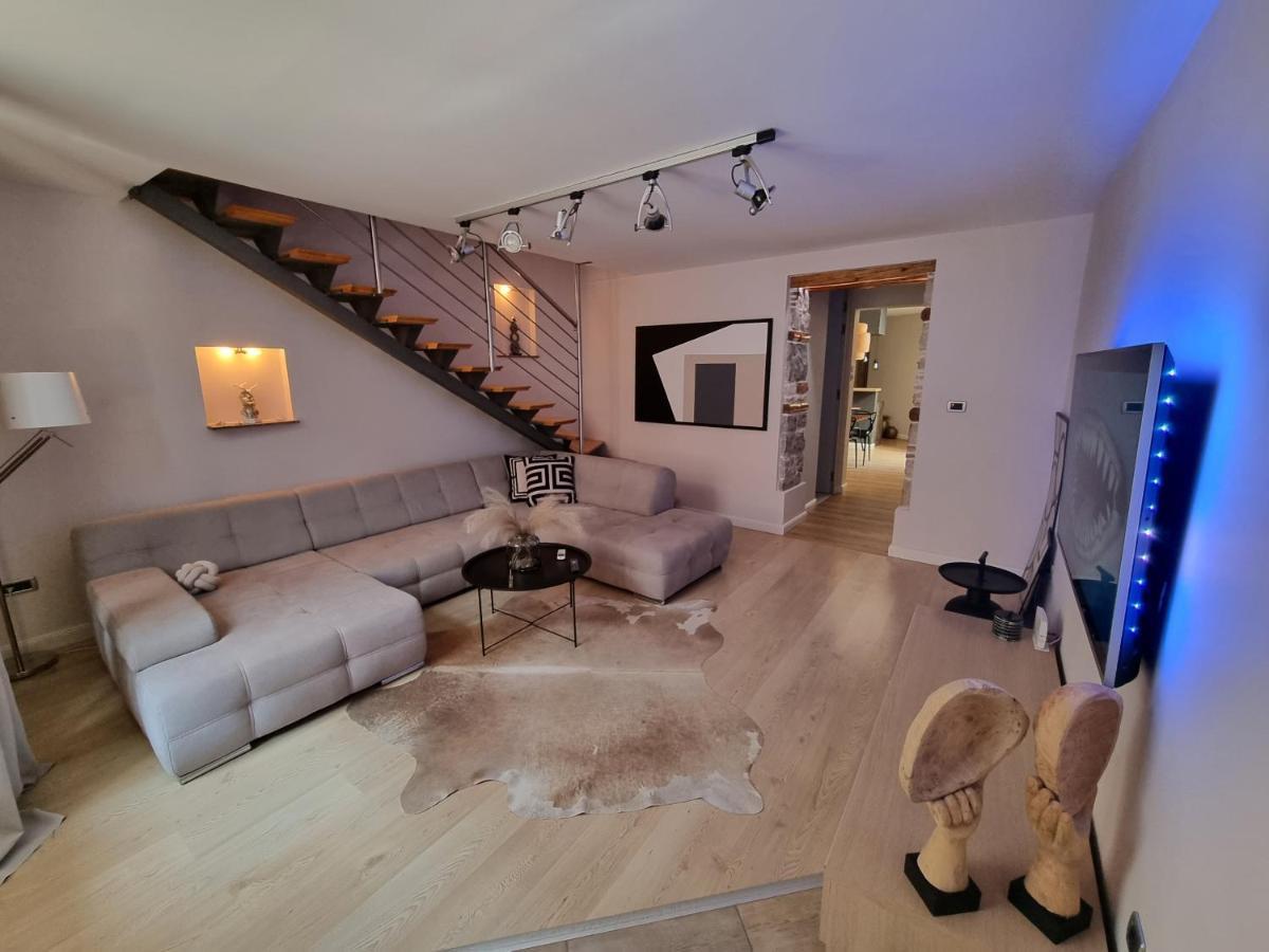 Arena Design Apartments With Free Private Parking And With A Terrace Пула Екстер'єр фото